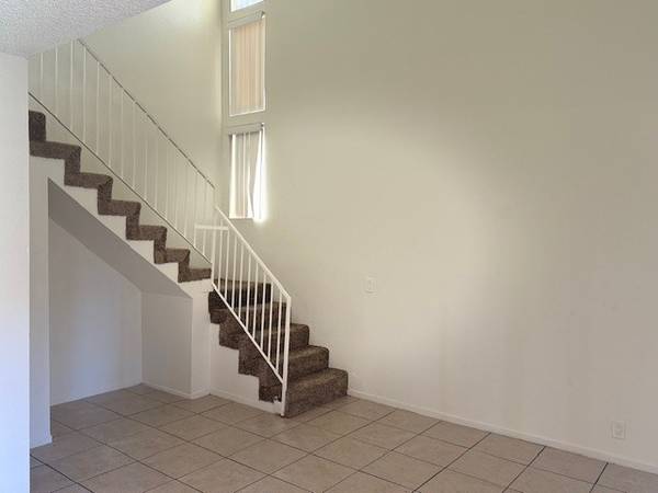 $2,195 / 2br - Townhomes-2 Bed 1.5 Bth- ample parking- near old town La Quinta (La Quinta, Palm Desert, Indio, Bermuda Dunes)63686192205827124