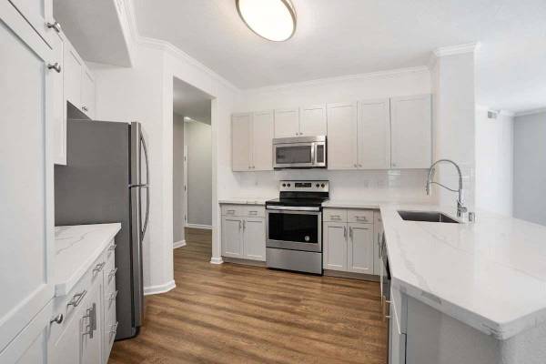 $2,535 / 1br - 748ft2 - Fully Equipped Kitchens, Fitness Center, Wood-Style Flooring (concord / pleasant hill / martinez)64030487230850123