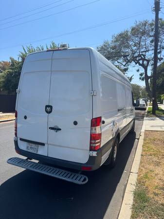 2008 Dodge Sprinter 2500 techo alto funciona excelente - $9,500 (Los Ángeles)63618334641155122