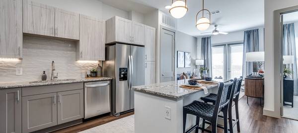 $1,425 / 1br - 825ft2 - Apartamentos en Frisco, 2 y 1/2 meses gratis (Frisco)63796327132929122