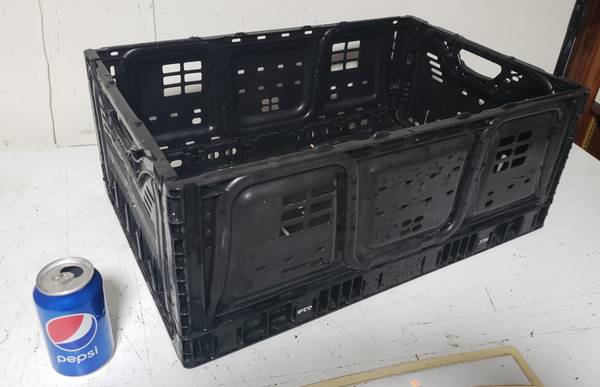 Plastic crate 1