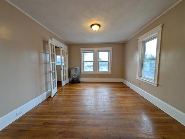 $2,600 / 2br - 2 bed by Tufts U - Dishwasher - Parking (Medford \ Tufts \ Somverville Line)63828484051329122