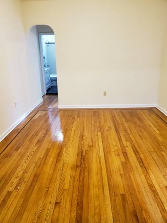 $2,000 / 1br - 700ft2 - 33RD STREET AND 34TH AVE LARGE  ONE BEDROOM NEAR N Q TRAIN AND 30MIN (ASTORIA)63689861823105121