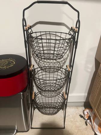 3 Metal Basket Fruit Vegetable Sturdy Removable Baskets 1