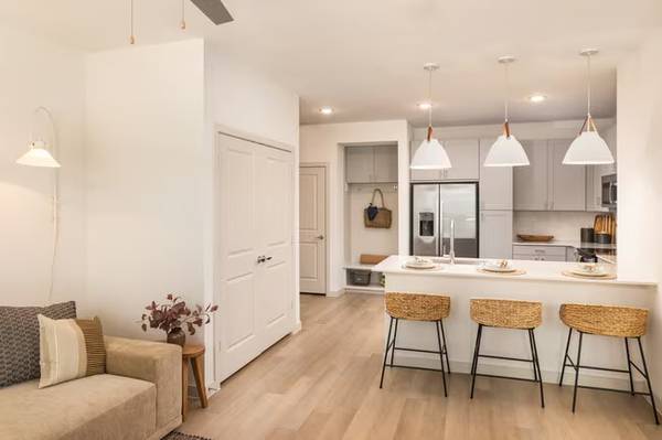 $976 / 2br - Del Valle apartments starting at $976.50 (Del Valle)63979116935555120