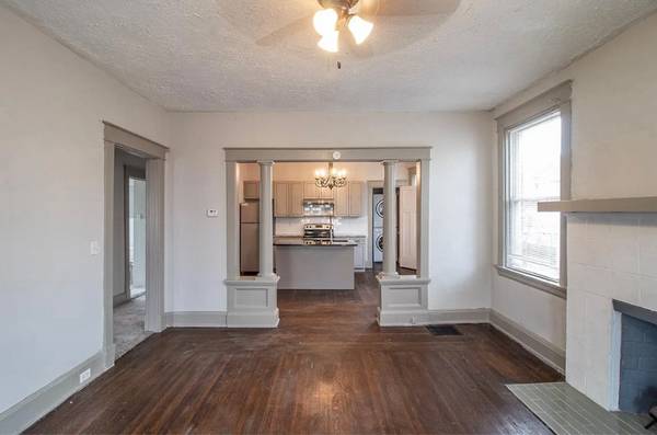 $1100.00 / 2br - 900ft2 - Spacious 2 bedroom apartment in the Incline District!63974329042946122