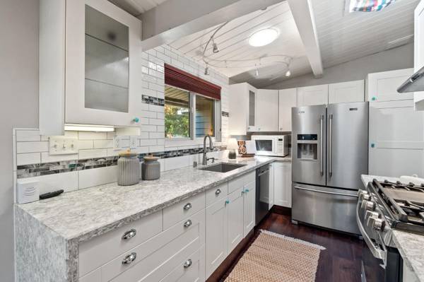 $775,000 / 4br - 2024ft2 - 3-4 bedroom 2 bath house – Sacramento, California (PENDING) (Sacramento)64174662658689124