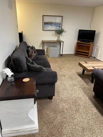$350 / 2500ft2 - Fully Furnished Shared Housing - Everything Included in Rent! (Rexburg)63952518535554120