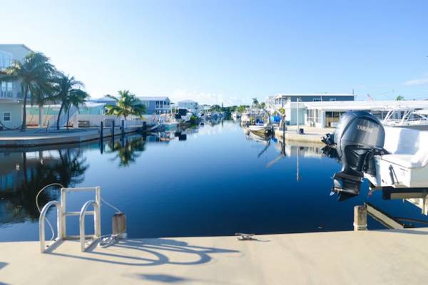 $195 / 2br - Canal-front home with private dock, hot tub, water views, kayaks, & deck (Key Largo, FL)63923415617923121
