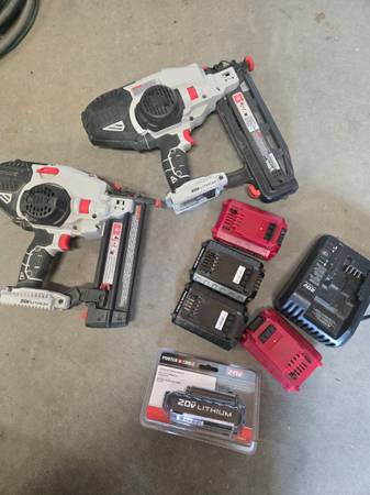 (4) 20 volt PORTER CABLE.Batteries and charger,Bag 1