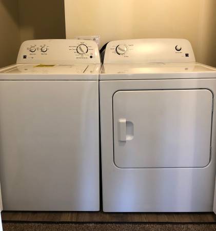 $1,550 / 2br - 830ft2 - HEAT INCLUDED! Renovated 2-BR w/Washer & Dryer + Covered Parking! (UMED - East Anchorage)64004784801666122