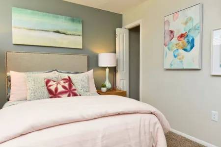 $1,659 / 3br - 1190ft2 - 3 bed, 2 bath with fireplace and $1000 Visa Card at move in! (knoxville)63815667576193124