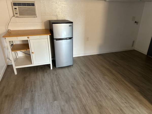 $1 Studio $1000.00 Move In Special (modesto)63970302454147122