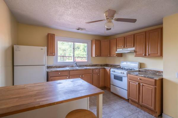 $1,650 / 1br - 850ft2 - Bright Corner 1 Bed in Secure Building w/FREE Heat & HW + Laundry! (New Haven)64010163930371120