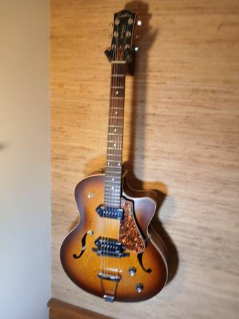 2018 Godin 5th Avenue Kingpin II P90S 1