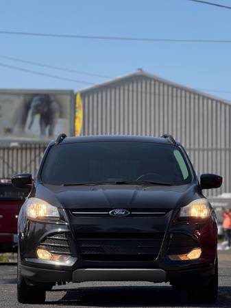 2014 Ford Escape // Título Limpio // Bajos Kilómetros! // - $7,999 (Bien Mantenido// ¡PRECIO PARA VENDER!!)63618458883203121