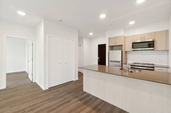 $2,775 / 2br - 739ft2 - Capitol Hill 2-Bed, 2-Bath | In-Unit Laundry, Rooftop & Pet-Friendly (Seattle)63850642103553120