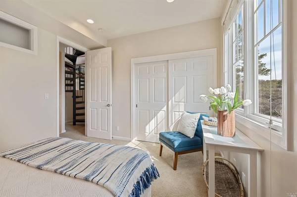 $3,600 / 2br - 1043ft2 - Don't miss out. (fairfax)63857951712641122