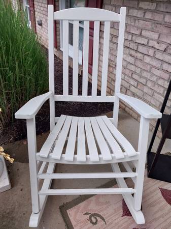 Solid Wood White smooth finish rocker 1