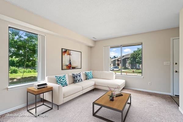 $1,315 / 2br - 920ft2 - Let your pup run in our off leash dog park!63961205400194121
