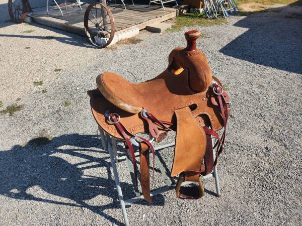 15 1/4" Roy Henderson Ranch Roping Saddle 1