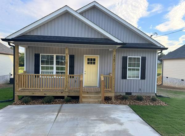 $1650.00 / 3br - 1200ft2 - Charming 3 Bed, 2 Bath Single Family Home in Tunnel Hill, GA - $165063993078669187120