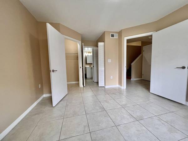 $2,500 / 2br - Beautiful 2-Story 2 Master Bedrooms Condo/Townhome ~ Water included (West Palm Beach - 33417*)64049454246145124
