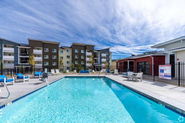 $1,814 / 4br - 1388ft2 - Large Closets, Playground, Free Weights (205 Silver Lake Rd, Reno, NV)63992633990402120