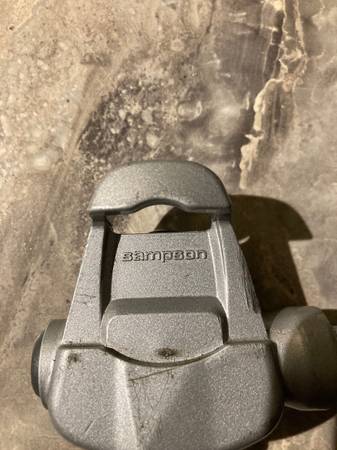 Sampson pedales - $10 (North Beacon Hill)63471322456451121