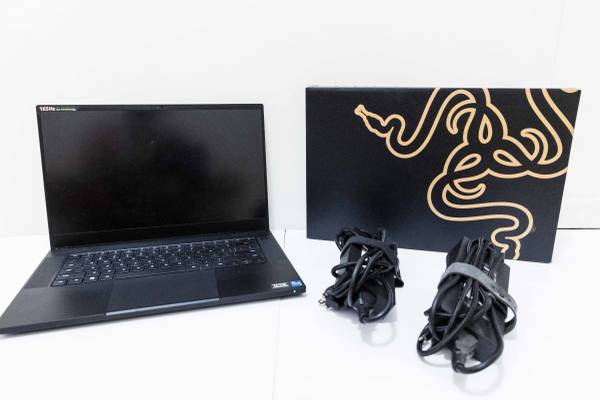 Razer Blade 15 Laptop - Intel i7, 32GB Ram, Intel UHD Graphics, QHD 1