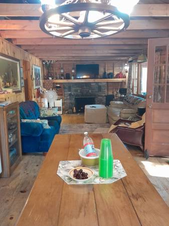 $140 / 2br - 900ft2 - Lakefront vacay rental (East wakefield nh)63932055751554122