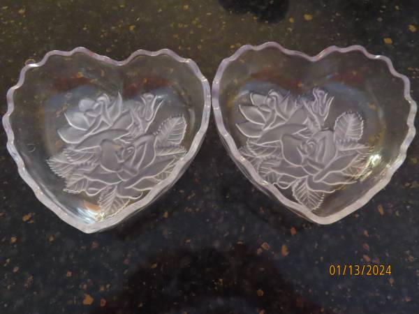 Vintage 1980s Heart Trinket Bowls 1