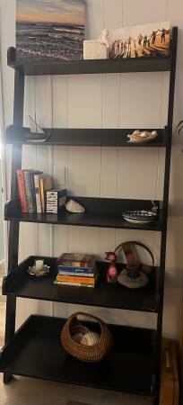 Leaning Wall Shelf 1