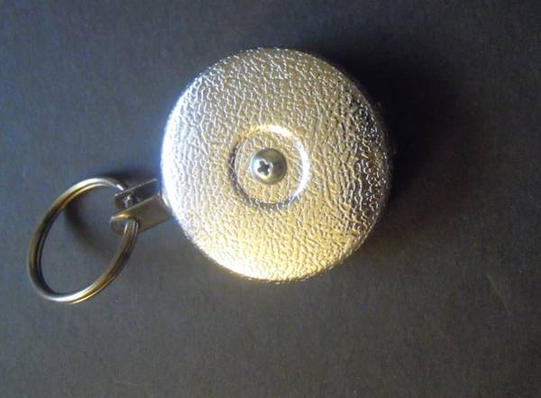 KEY BAK Retractable Chrome Key Ring/Holder - New 1