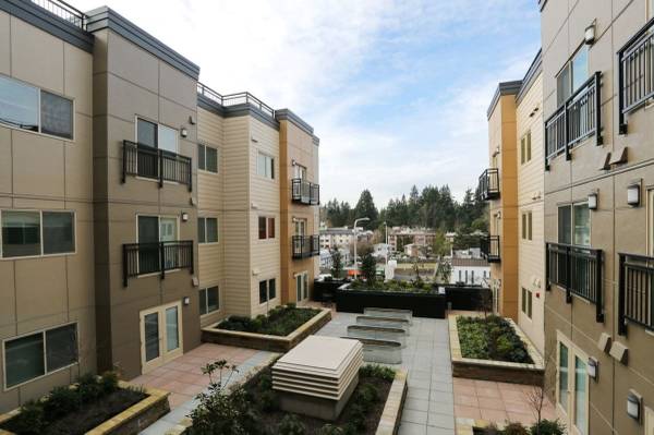 $1,900 / 2br - 788ft2 - 🎈 The Savoy at Lake City: 55+ Senior Living - 2bd/1bth Lg Lvg Room🏡63852482926467123