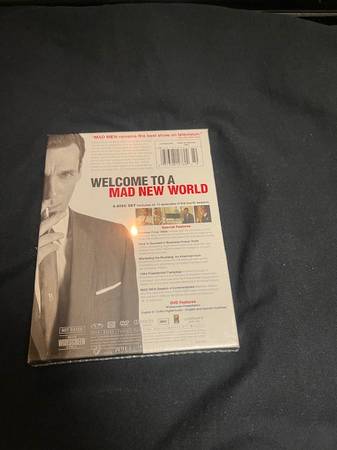 Mad MEN DVD Temporada 4 nueva sellada - $15 (Bellevue)63471356059137122
