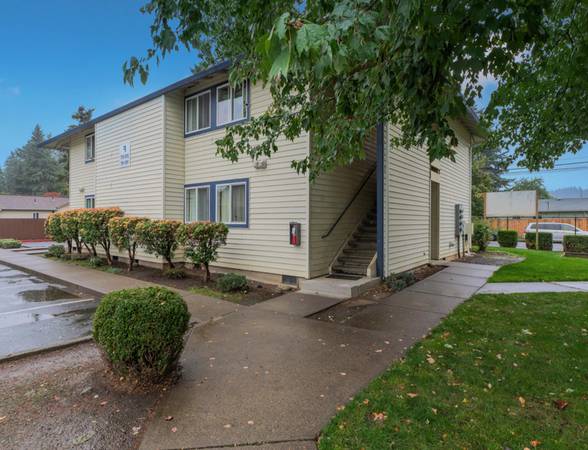$1,450 / 2br - TOUR READY - MOVE ASAP! Energy-Efficient Appliances - Open Kitchens (Rockwood Area)64039061594498124