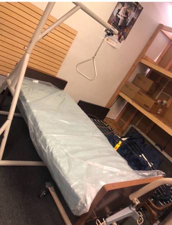 Hospital electric bed /  Great Hoyer lift 1