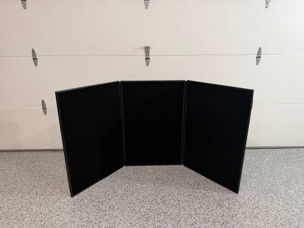 TRI-FOLD TABLE TOP VENDOR DISPLAY 1