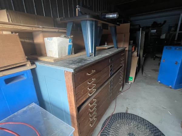 SOLID OAK 12 DRAWER FLAT BED 1