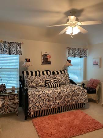 DAYBED, TRUNDLE, BEDDING, CURTAINS (SET) 1