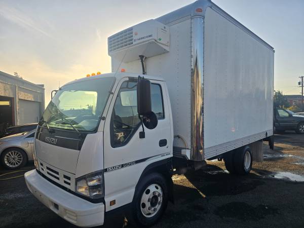 2006 Isuzu NPR Refrigerated