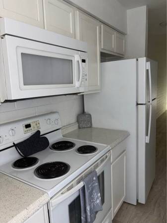 $1,299 / 2br - 🕷️ No Tricks, Just Treats! 👻 (Glendale AZ)64024998457730122