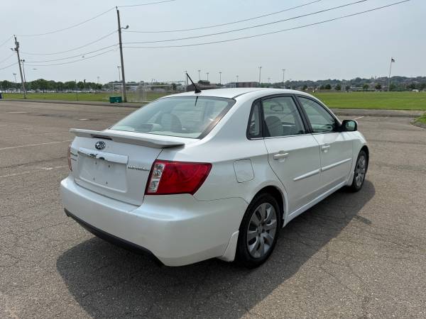 Subaru Impreza 2.5i sedán 4D - $5,40063654712855041124