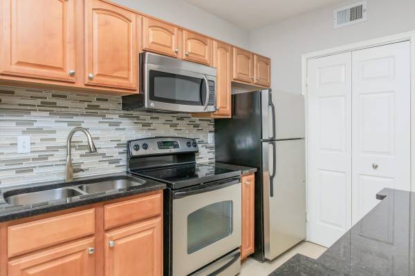 $2,005 / 1br - 788ft2 - Garajes, en Fairfax, 1 dormitorio (4201 Jefferson Oaks Cir, Fairfax, VA)63896394078979124