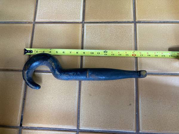Freightliner Tow hook 1