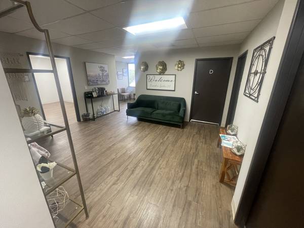 $775 / 385ft2 - ¡Espacio de Oficina Contemporáneo! ¡Servicios Incluidos! #207-B (CAMARILLO)63800328075267122