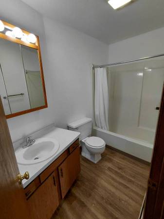 1 Br apt. Lower 1