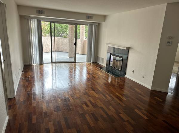 $2,750 / 2br - 1046ft2 - Fashion Valley 2Br/2Ba Condo with 2 car garage @ City Scene for just $ (San Diego, Fashion Valley, Mission Valley)63933250529795121