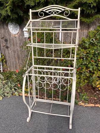 Bakers Rack 1